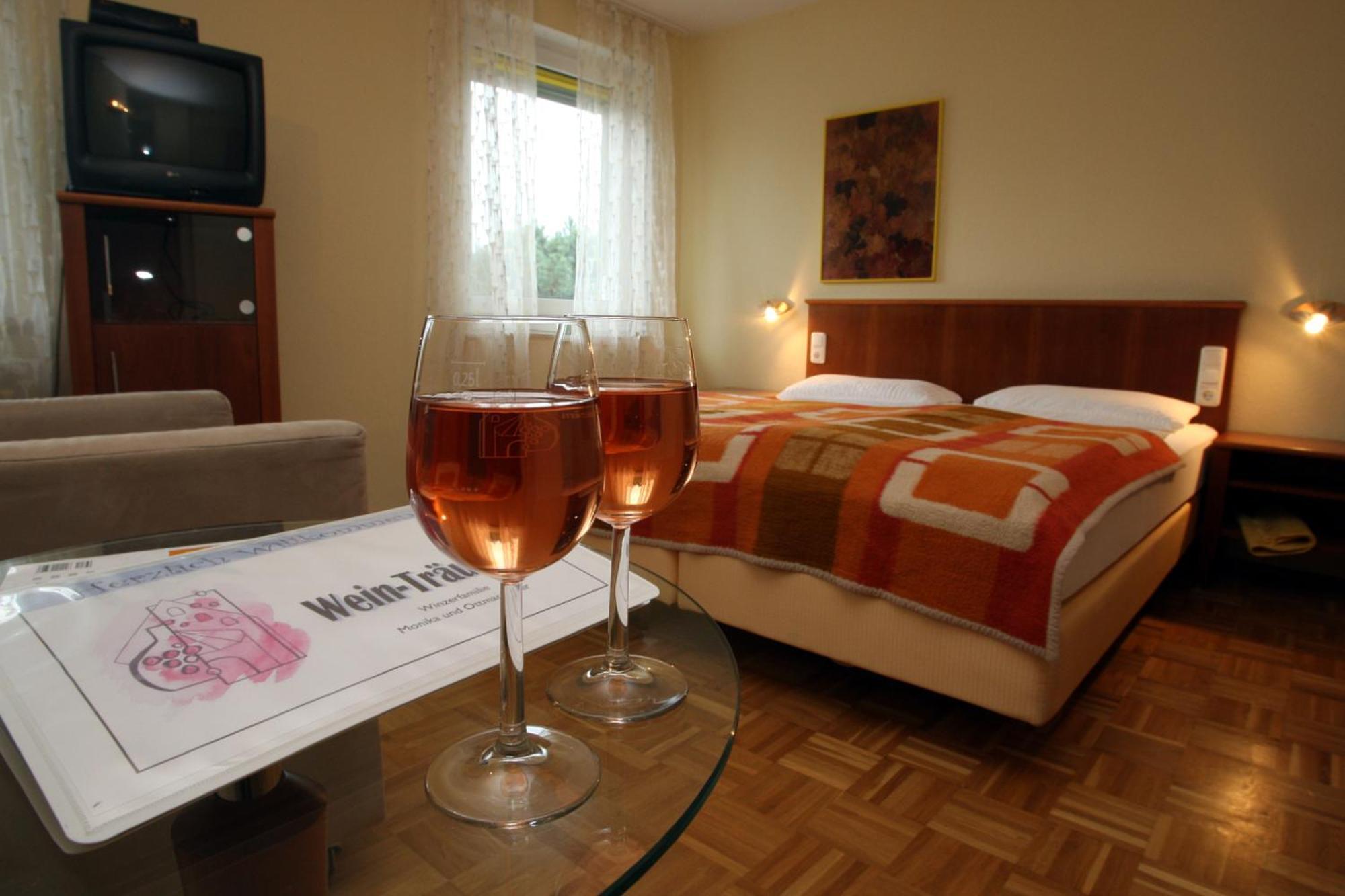 Wein-Traeume Hotel Thuengersheim Luaran gambar