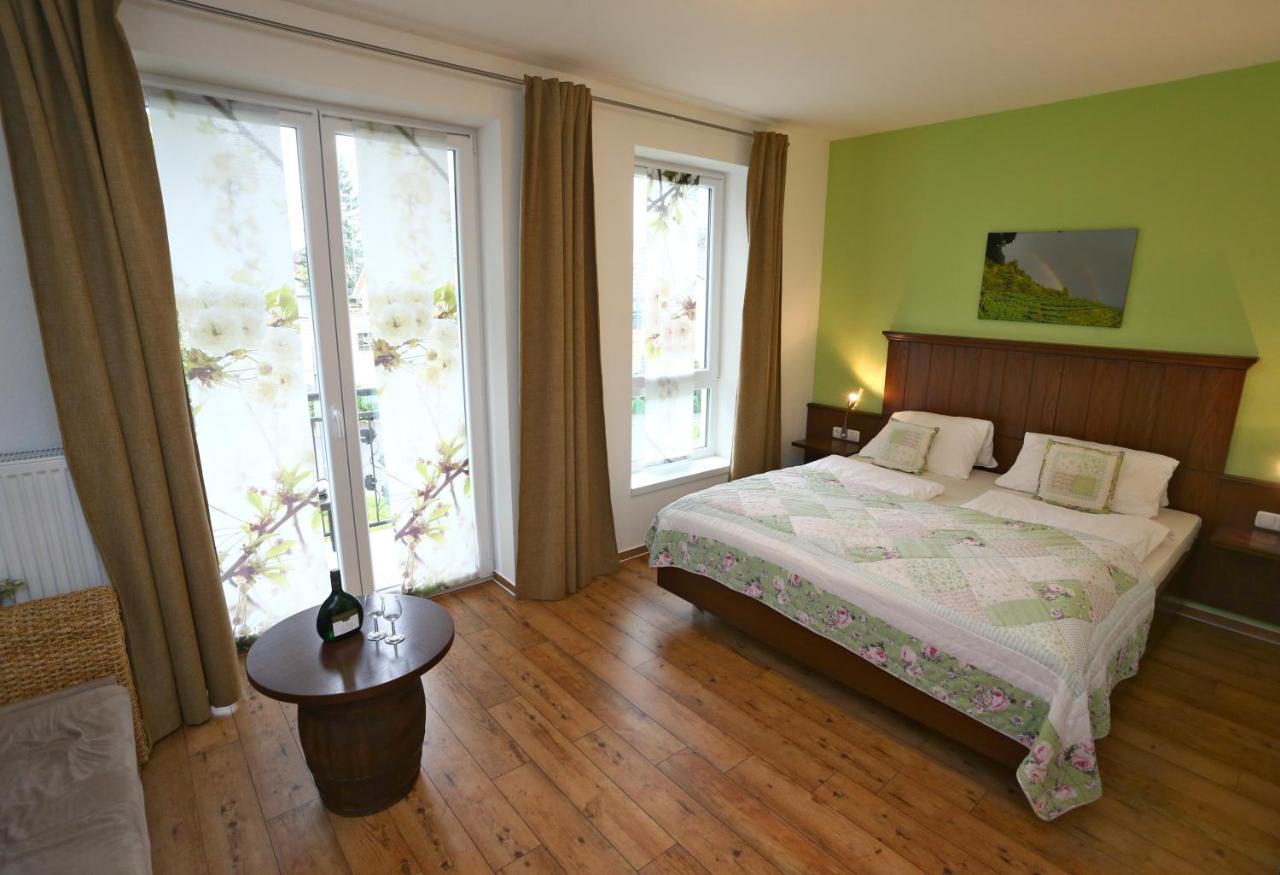 Wein-Traeume Hotel Thuengersheim Luaran gambar